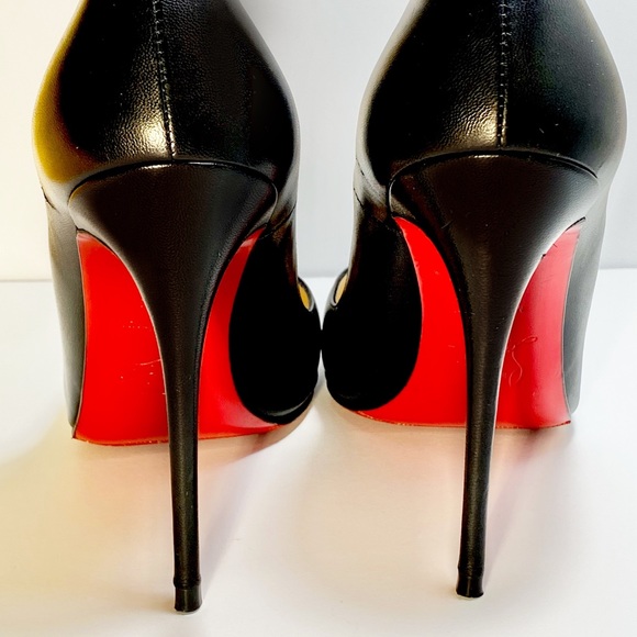 Christian Louboutin So Kate Pump